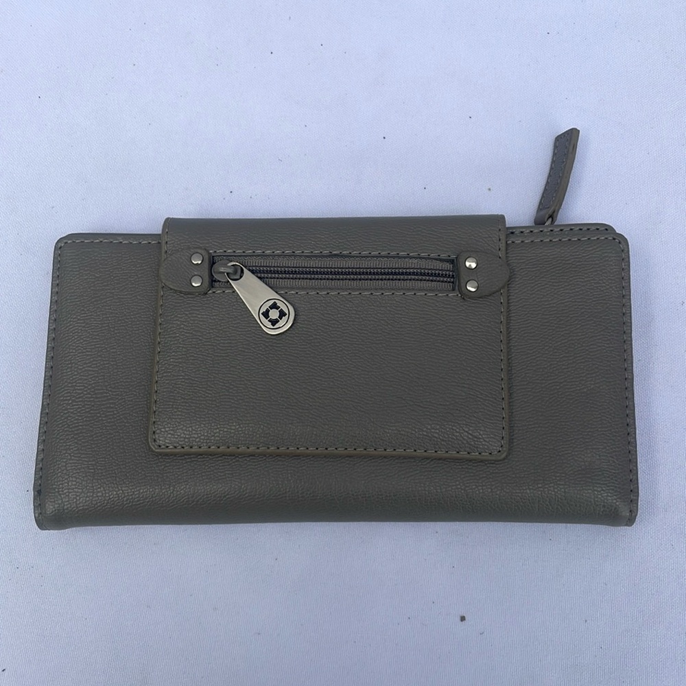 Kenneth Cole reaction